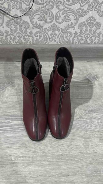 Продам ботильоны 35 р.