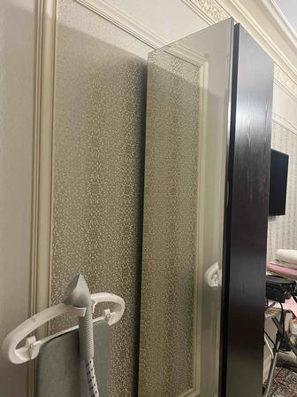 Шкаф с зеркалом, высокий