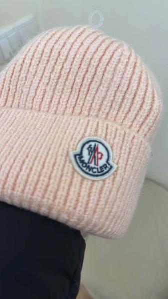 Женская шапка