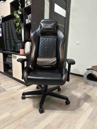 Продам кресло DxRacer