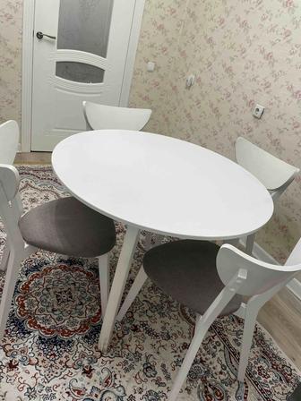 Круглый стол со стульями,дерево!