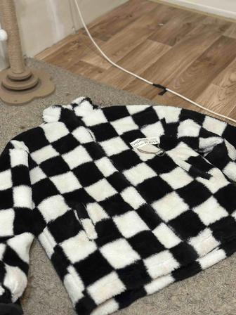 Куртки, джинсы, шапки и тд. в хорошем состоянии