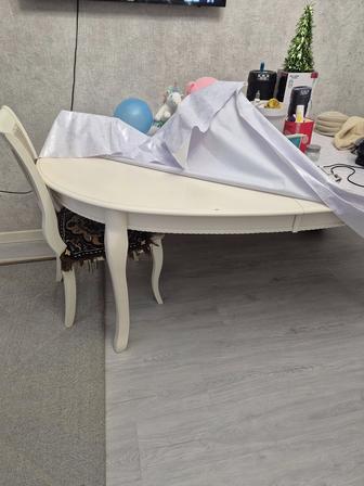 Продам стол для гостиной