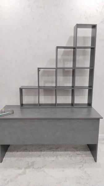 Ученический стол и книжная полка