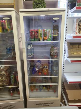 Продам холодильник витринный