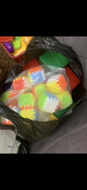 Отдам даром игрушки кубики