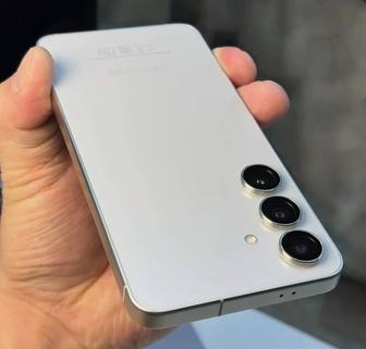 Galaxy S24. На 2 физ сим. EAC