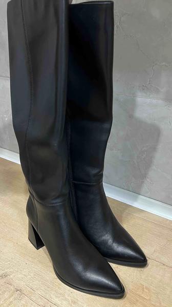 Стильные зимние сапоги