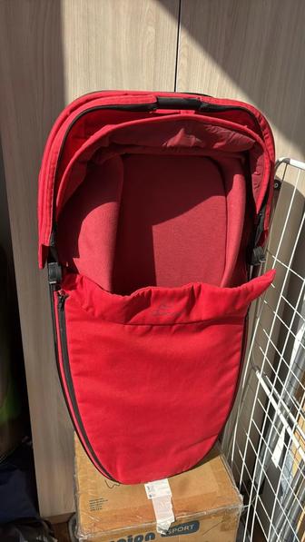 Отдам коляску Quinny 2в одном