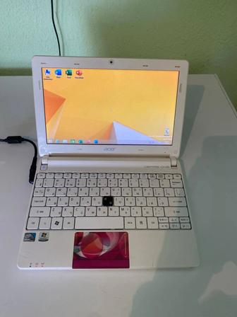 Acer aspire one