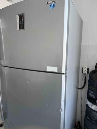 Продам холодильник Самсунг