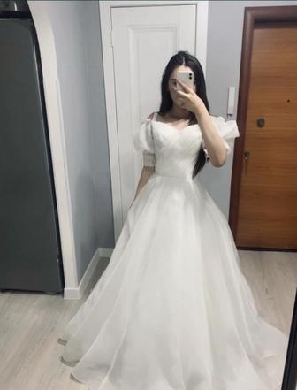 Продаю белое пышное нежное платье