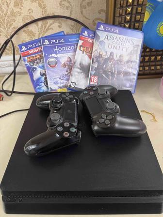 Игровая приставка SONY PS4