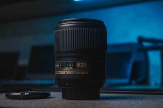 Макро объектив Nikon 60mm f/2.8