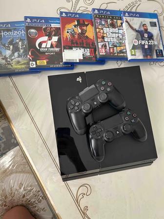 Продается Sony Playstation 4