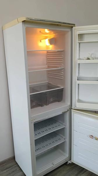 Продам холодильник б/у рабочий. Все работает.