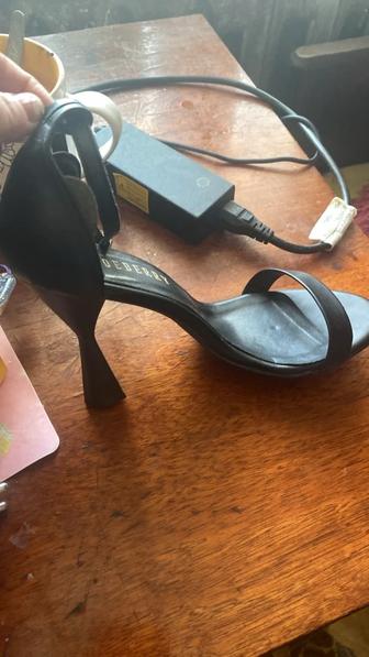 Продам туфли элегантные