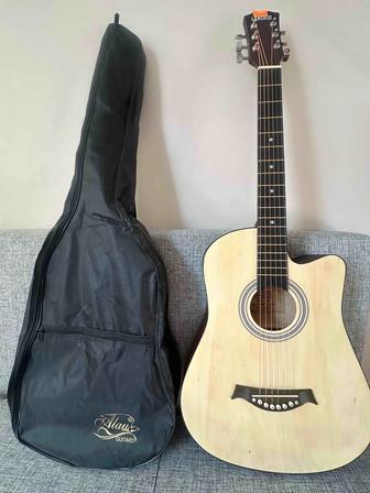 Гитара акустическая новая,чехол подарок