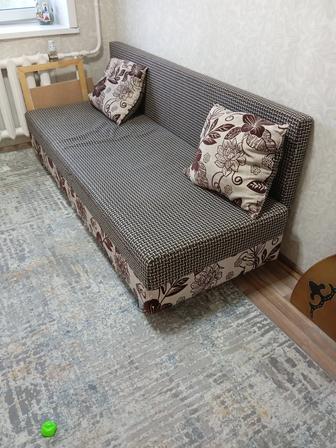 Продам диванчик б/у