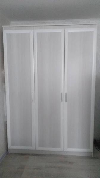 Продаю два шкафа для одежды