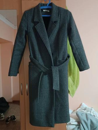 Продам Женское Пальто