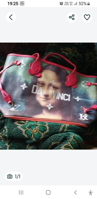 Продам женскую сумочку Луи Витон.