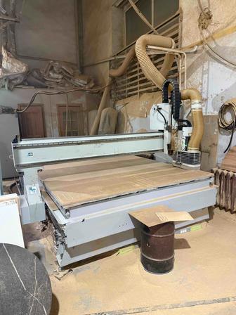 ЧПУ фрезерно-гравировальный станок по дереву чпу