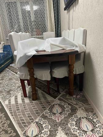 Стол со стульями