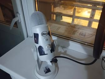 Микрофон Blue Yeti (Белый)