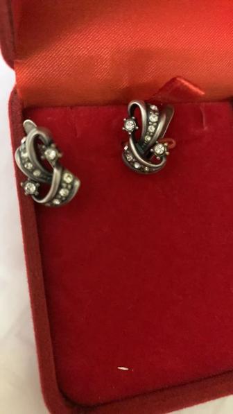 Продаю серьги Питерской фирмы Jenavi