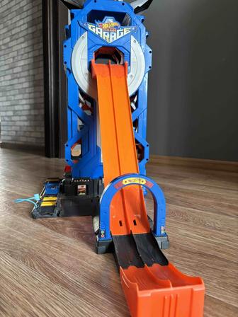 Продам Hotwheels Garage