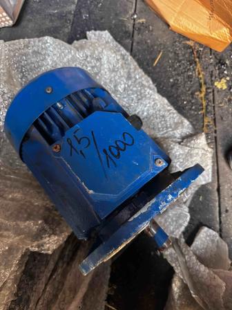 Продам электродвигатель 1.5 кВт 380в