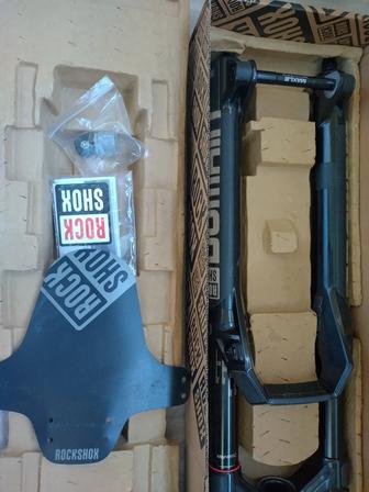RockShox Domain RC 27.5 150 mm