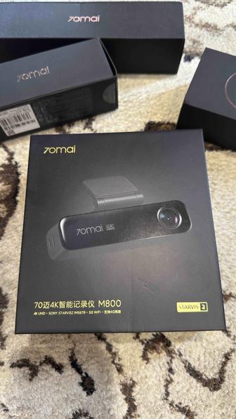 Продам видеорегистратор 70mai M800