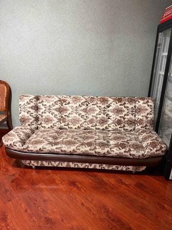 Продам диван и два кресла