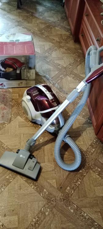Пылесос LG Kompressor Plus VK8828HQ Новый, с этикеткой