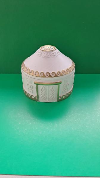 Сувенир из гипса Юрта-шкатулка.