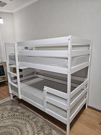 Продам двухъярусную кровать в отличном состоянии