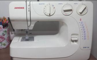 Продам швейную бытовую машинку Janome