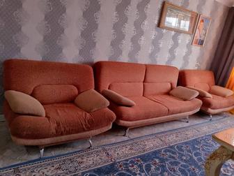 Продаю диван два кресла