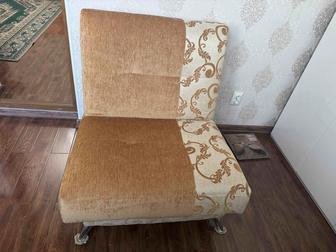 Кресло и пуф