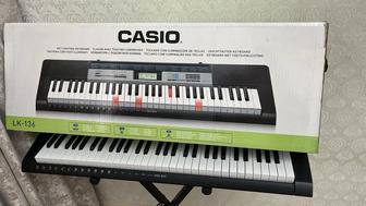 Синтезатор Casio LK-136
