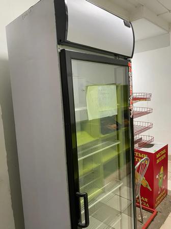 Продам Витринный холодильник