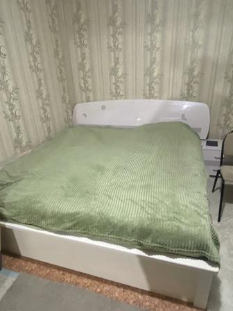 Продам спальный гарнитур