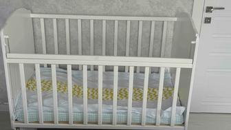 Детская кровать маятник