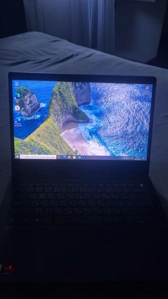 Ноутбук Lenovo v14-ada