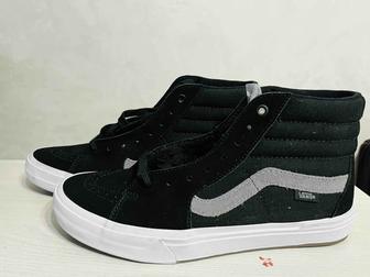 Продам ботинки и кеды