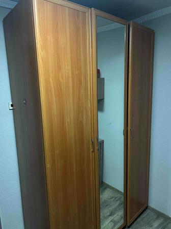 шкаф с зеркалом