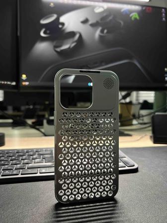 Алюминиевый чехол на iPhone 13 Pro