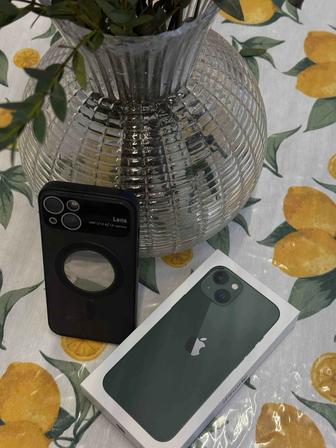 Продам Айфон 13